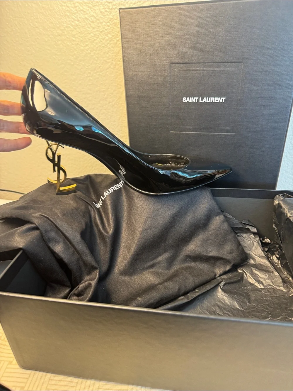 Saint Laurent Black Patent Opyum Logo Heel Pumps - Picture 3 of 12